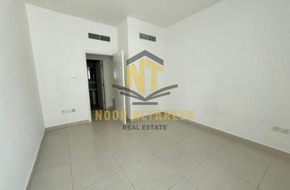 Apartment - 1 Bedroom - 1 Bathroom for rent in Al Thani Building - Al Khan - Sharjah