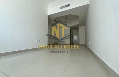 Apartment - 1 Bedroom - 1 Bathroom for rent in Al Thani Building - Al Khan - Sharjah