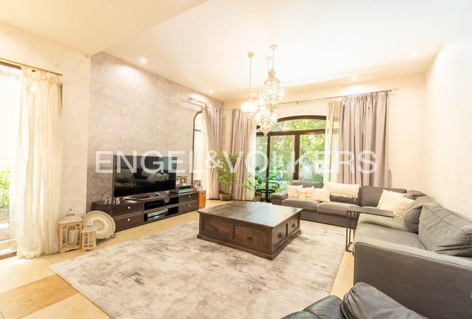 104251772 - Property Image 2