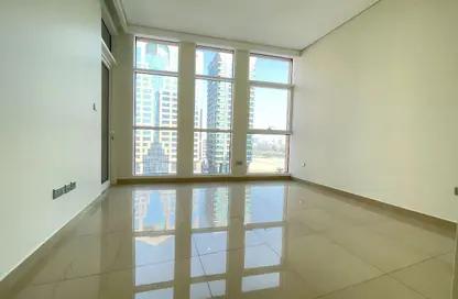 شقة - 2 غرف نوم - 3 حمامات للايجار في يونايتد سكوير - الخالدية - أبوظبي