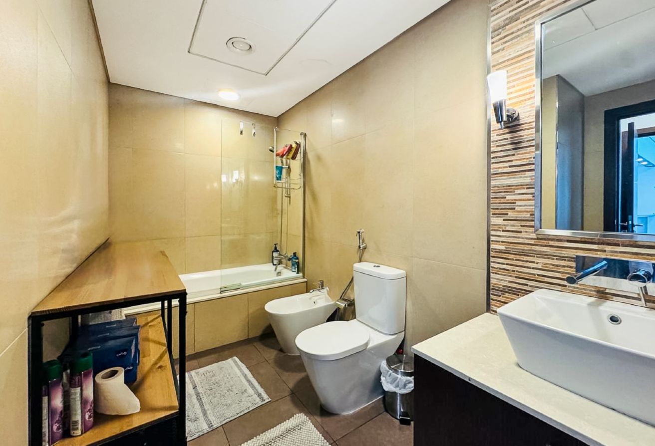 1-Bedroom | High Floor | DIFC and Sea View — image 15