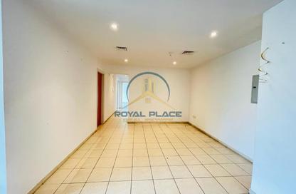 Apartment - 3 Bedrooms - 4 Bathrooms for rent in Al Ghaf 2 - Al Ghaf - Greens - Dubai
