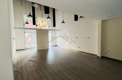 Retail - Studio - 1 Bathroom for rent in Al Kifaf Building - Al Karama - Dubai Retail - Studio - 1 Bathroom for rent in Al Kifaf Building - Al Karama - Dubai
