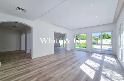 Villa - 5 Bedrooms - 5 Bathrooms for rent in Meadows 2 - Meadows - Dubai