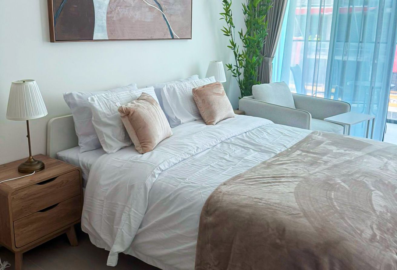 Luxury Studio | Multiple Cheques | Prime Location