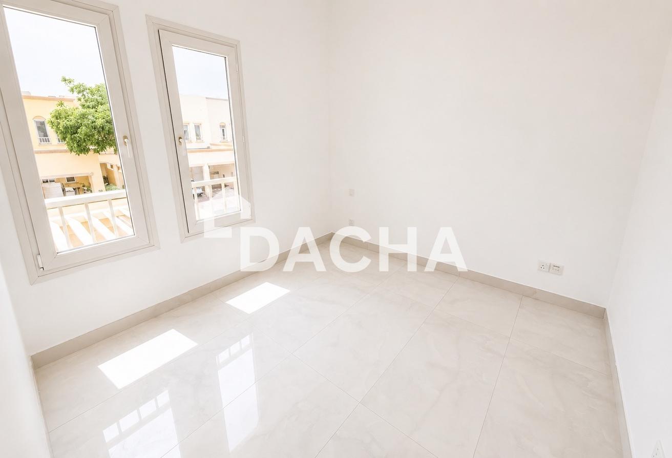 Fully Upgraded | Brand New | Lake view photo 8