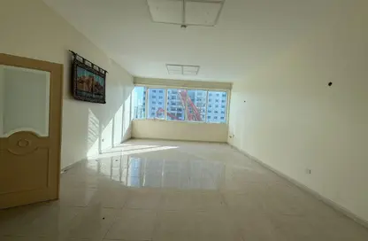 Apartment - 2 Bedrooms - 2 Bathrooms for rent in New Al Taawun Road - Al Taawun - Sharjah
