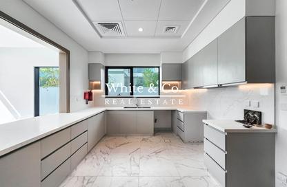 Villa - 4 - 5 for rent in Murooj Al Furjan East - Murooj Al Furjan - Al Furjan - Dubai