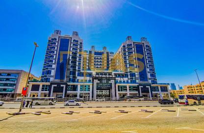 Apartment - 3 Bedrooms - 5 Bathrooms for rent in Al Hudaiba Mall - Al Hudaiba - Bur Dubai - Dubai