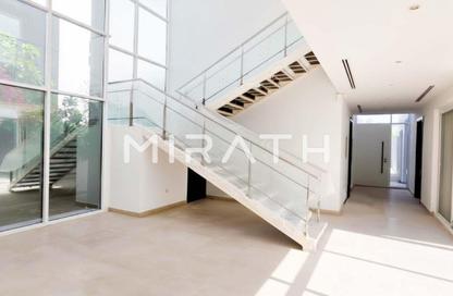 Villa - 5 Bedrooms - 6 Bathrooms for rent in Jumeirah 1 Villas - Jumeirah 1 - Jumeirah - Dubai