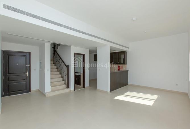 2OyuTE9VGNM - Property Image 2