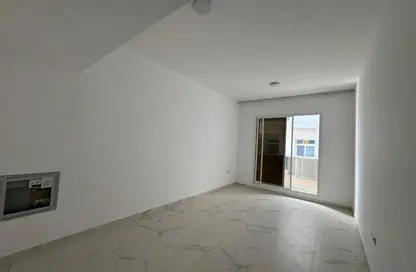 شقة - غرفة نوم - 2 حمامات للايجار في الجرف 2 - الجرف - عجمان وسط المدينة - عجمان