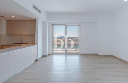 Apartment - 3 - 4 for sale in Waters Edge - Yas Island - Abu Dhabi Apartment - 3 - 4 for sale in Waters Edge - Yas Island - Abu Dhabi