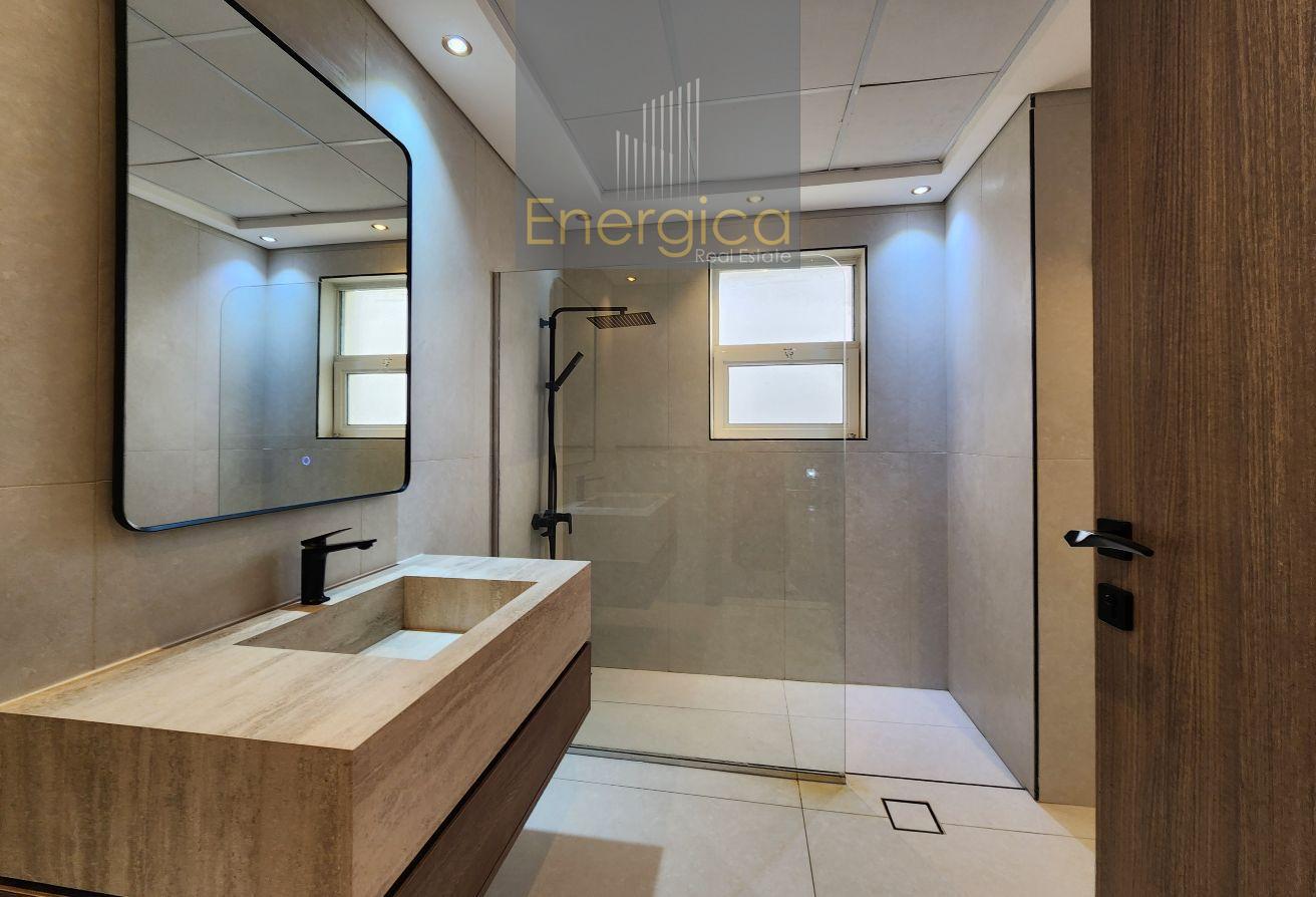 Beautifully Renovated 6BR Villa| Garden | Corner V photo 24