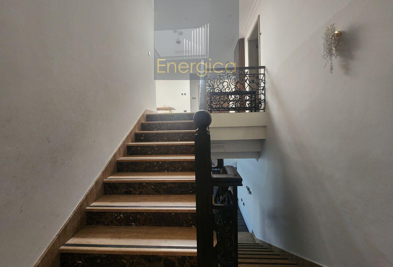 Beautifully Renovated 6BR Villa| Garden | Corner V photo 11