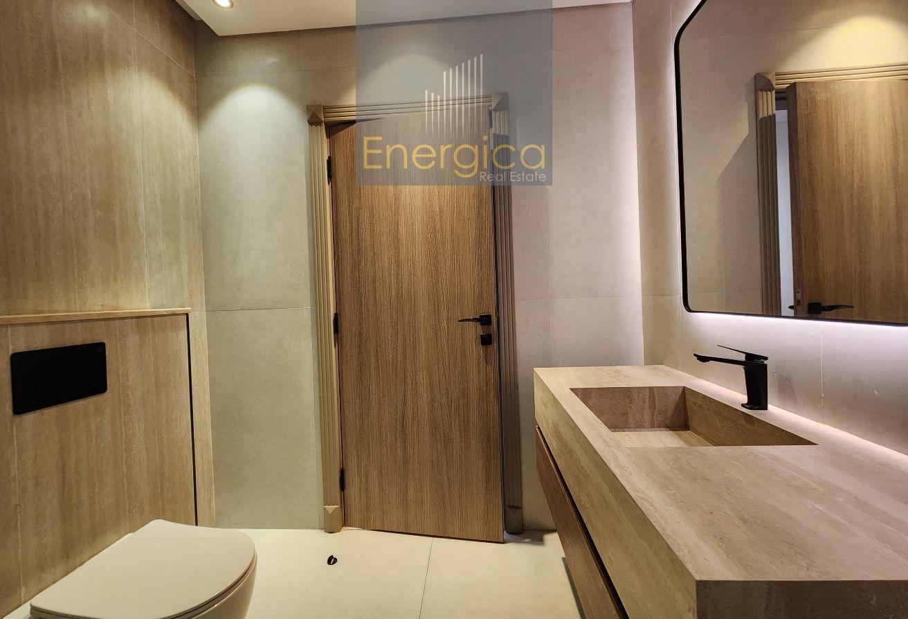 Beautifully Renovated 6BR Villa| Garden | Corner V photo 20