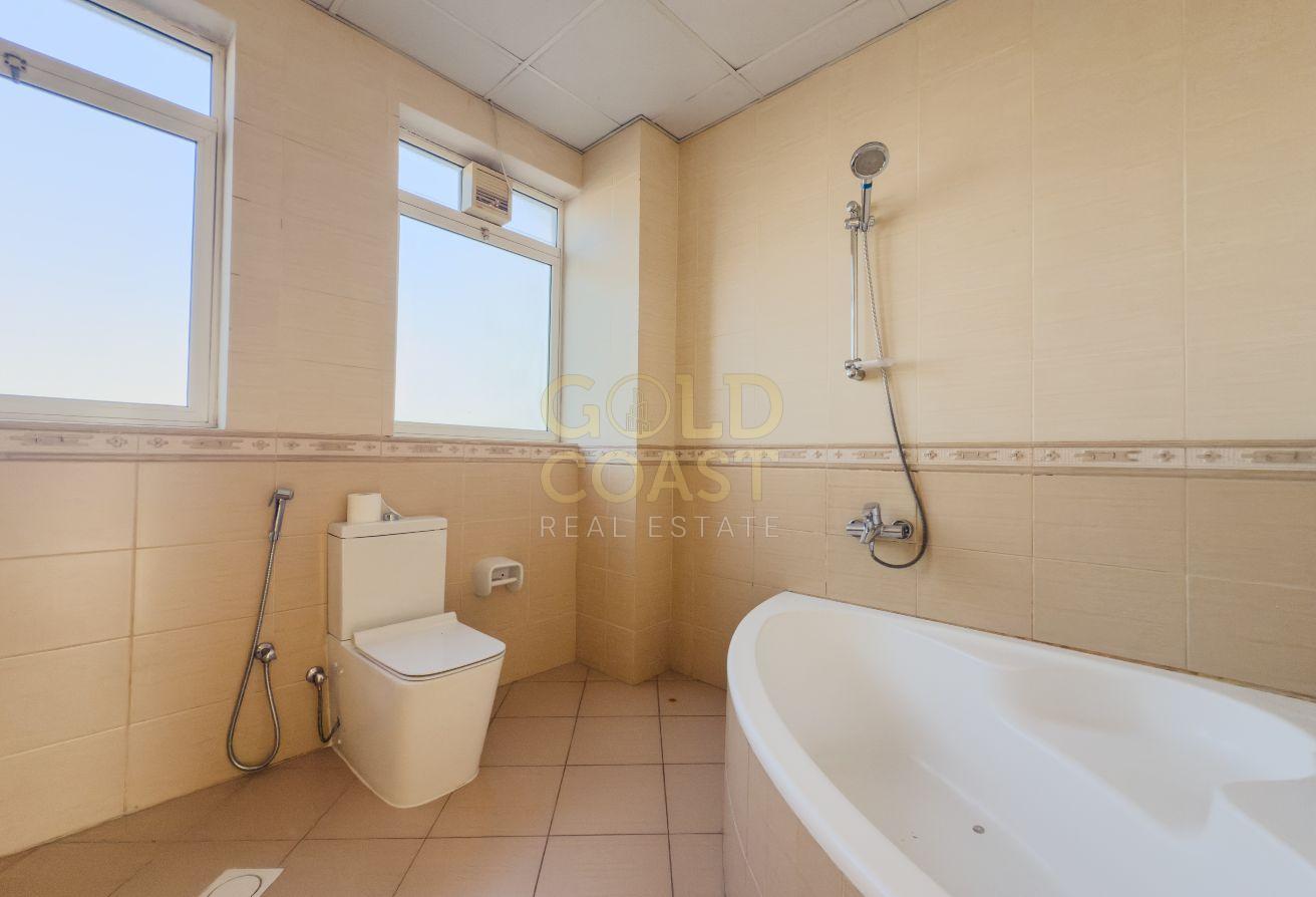 5BR Villa | Spacious layout | Prime Location photo 18