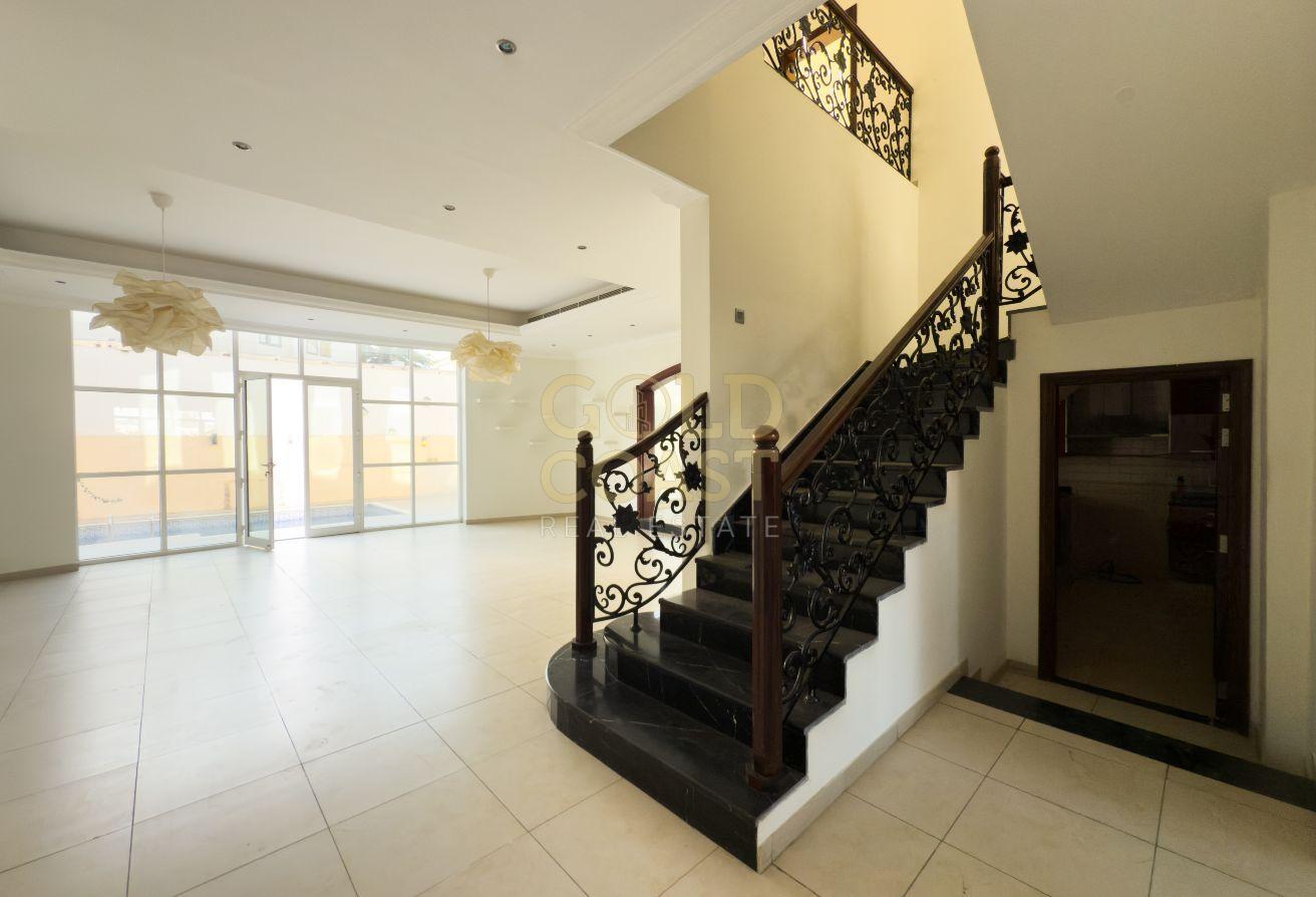 5BR Villa | Spacious layout | Prime Location photo 4