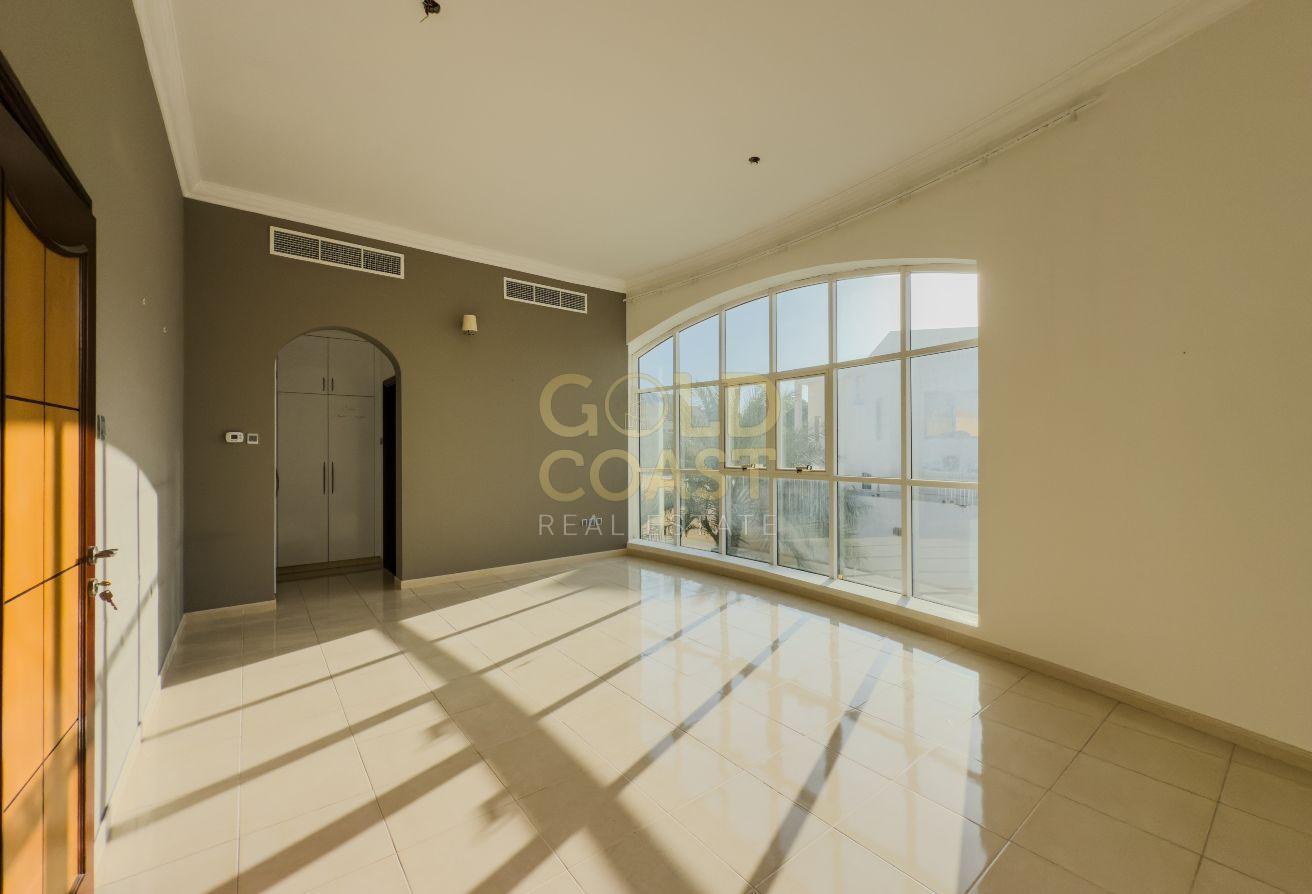 5BR Villa | Spacious layout | Prime Location photo 5