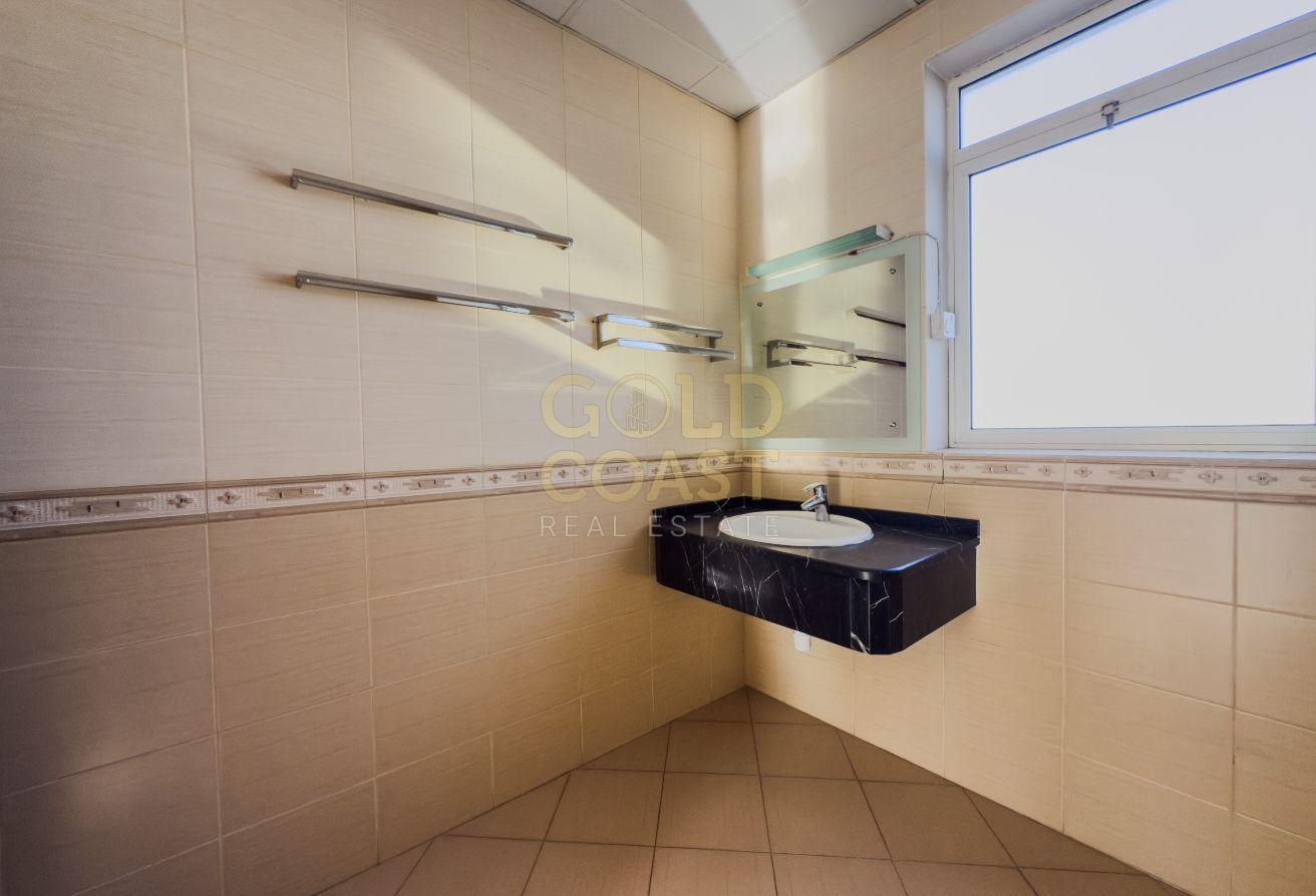 5BR Villa | Spacious layout | Prime Location photo 17