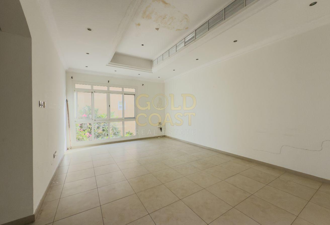 5BR Villa | Spacious layout | Prime Location photo 9