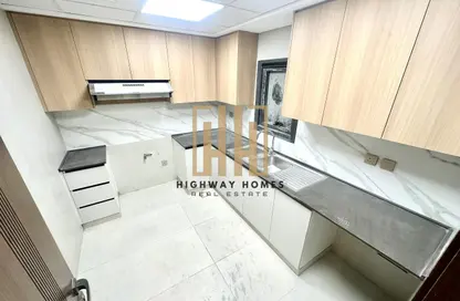 شقة - غرفة نوم - 2 حمامات للايجار في سراب 2 - الجادة - الشارقة