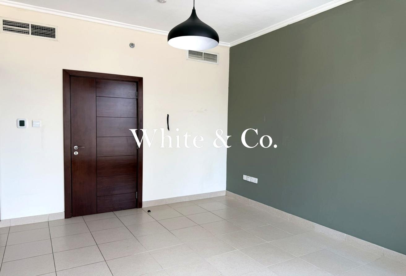 UNFURNISHED | GREAT VIEWS | LARGE LAYOUT photo 7