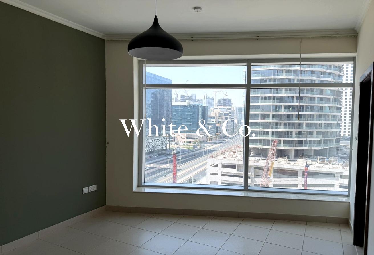 UNFURNISHED | GREAT VIEWS | LARGE LAYOUT photo 5