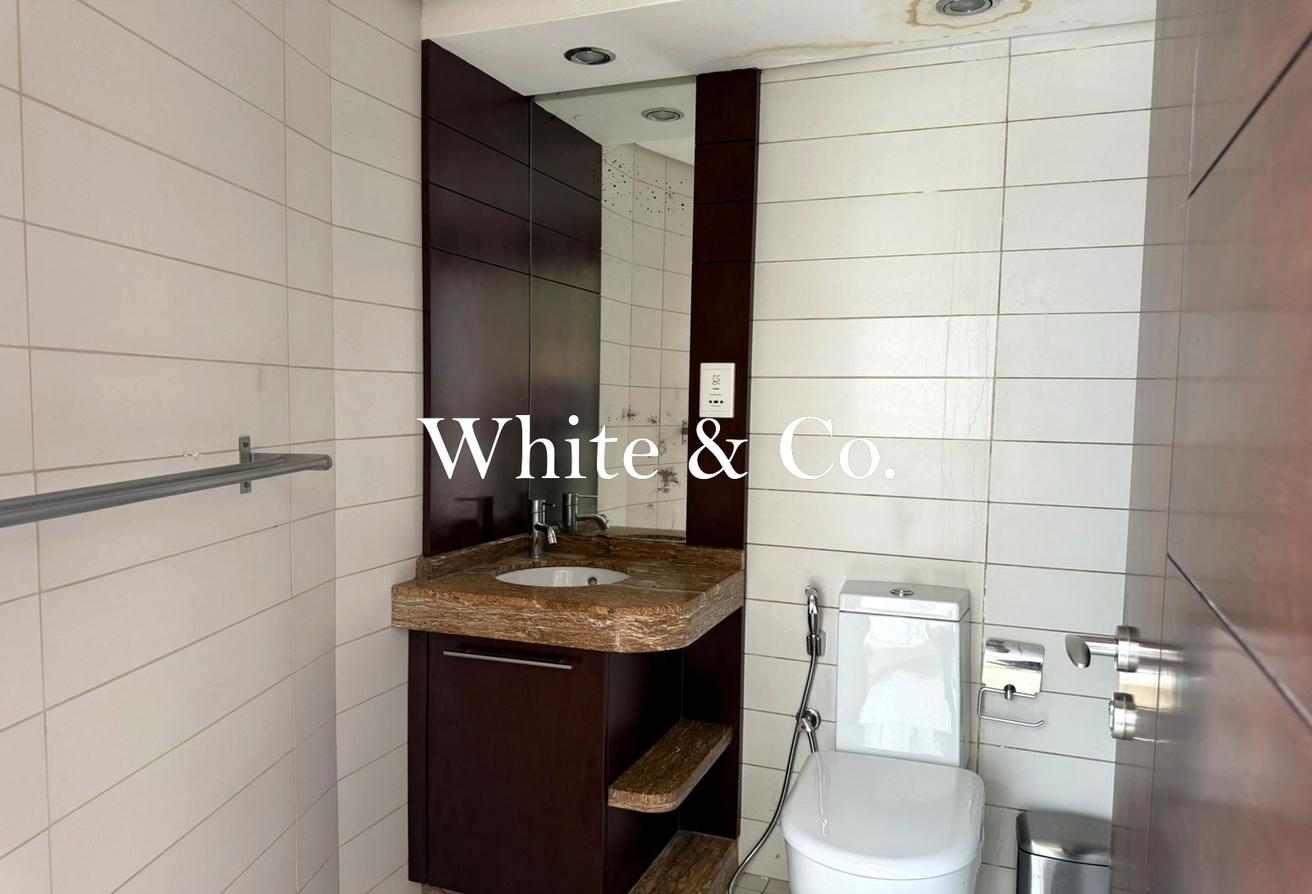 UNFURNISHED | GREAT VIEWS | LARGE LAYOUT photo 10