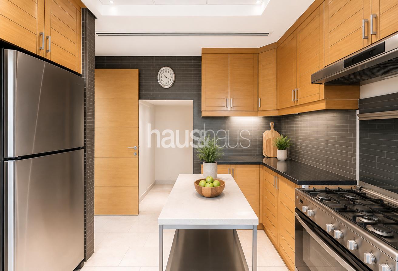 Well Maintained | central Location | B2B photo 8