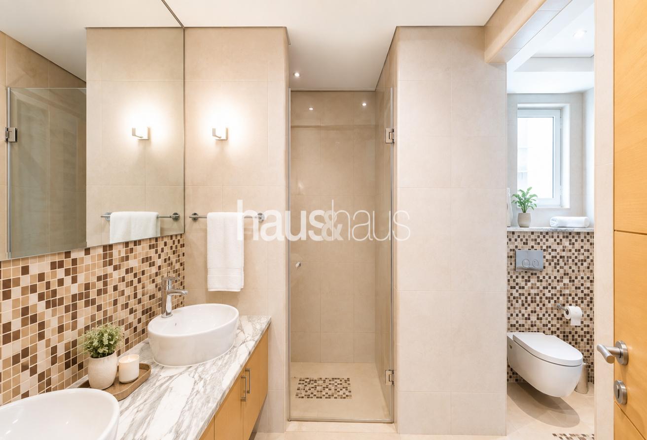 Well Maintained | central Location | B2B photo 7