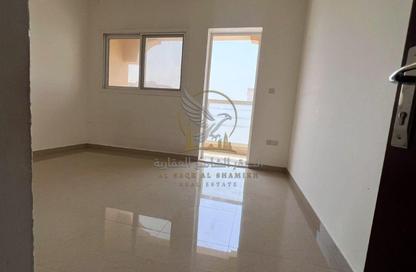 Apartment - 1 - 2 for rent in Al Qulaya'ah - Al Sharq - Sharjah Apartment - 1 - 2 for rent in Al Qulaya'ah - Al Sharq - Sharjah