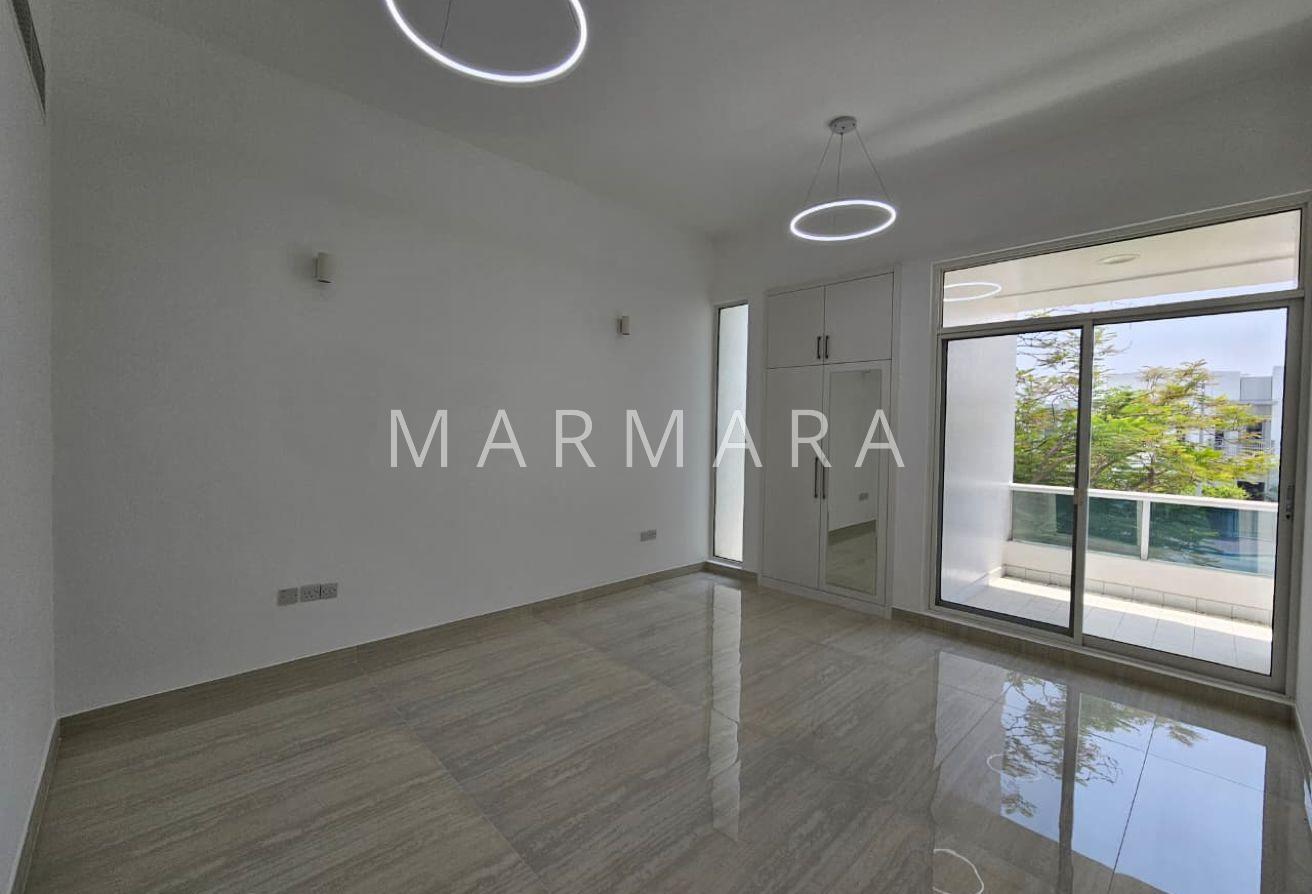 Amazing 5BR Villa | Private Garden | Shared Pool photo 18