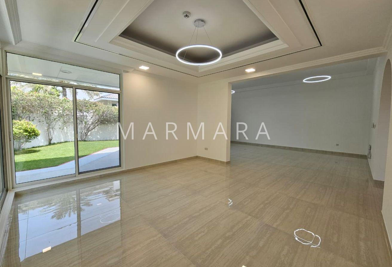 Amazing 5BR Villa | Private Garden | Shared Pool photo 5