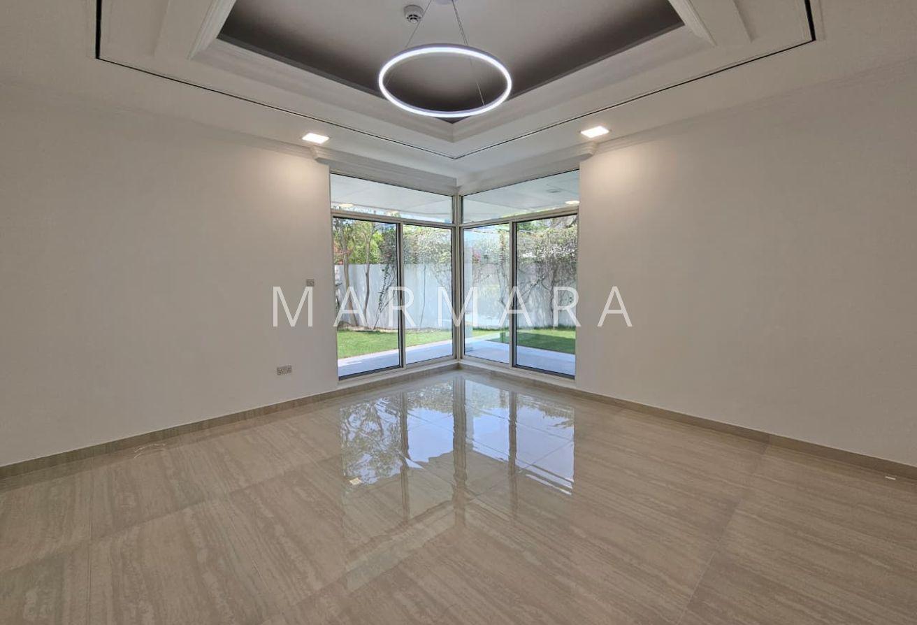Amazing 5BR Villa | Private Garden | Shared Pool photo 14