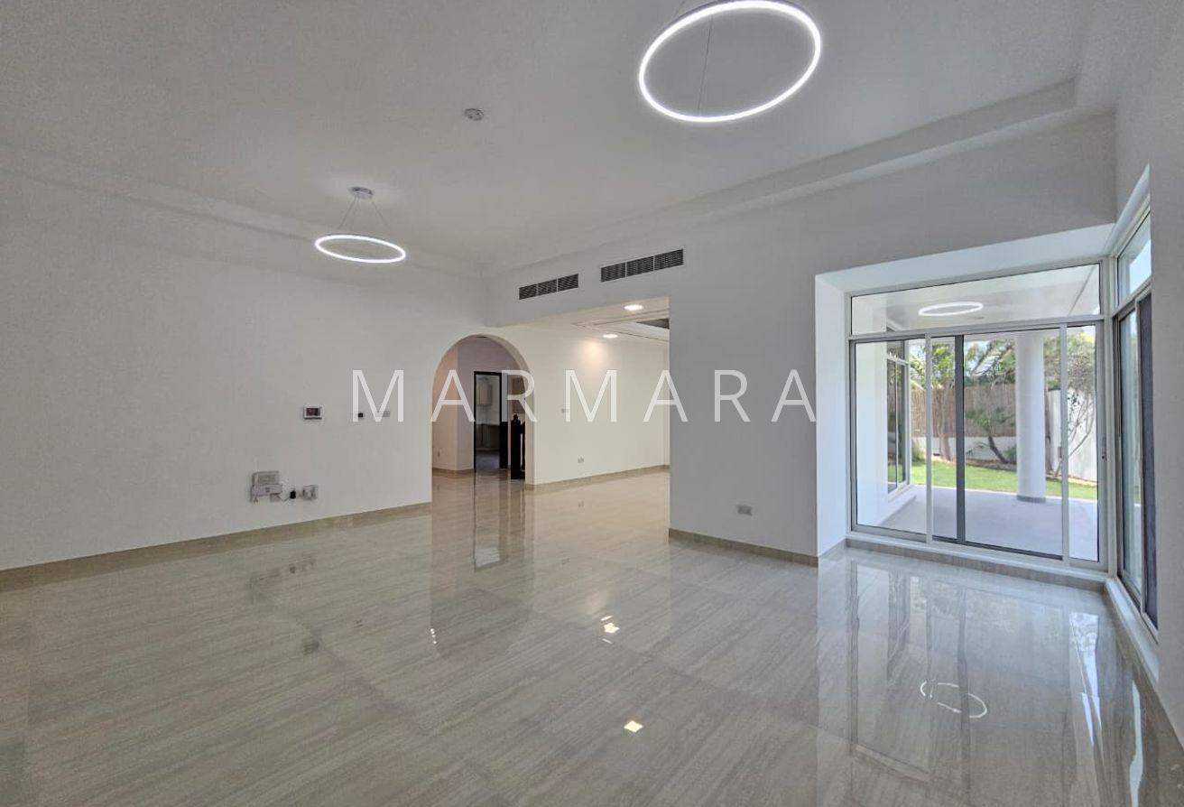 Amazing 5BR Villa | Private Garden | Shared Pool photo 8