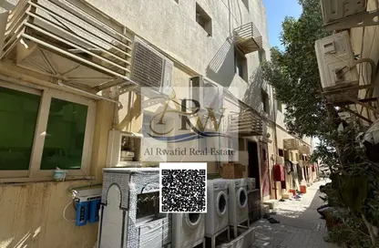سكن عمال - استوديو - 8 حمامات للايجار في المنطقة الصناعية رقم 5 - المنطقة الصناعية بالشارقة - الشارقة سكن عمال - استوديو - 8 حمامات للايجار في المنطقة الصناعية رقم 5 - المنطقة الصناعية بالشارقة - الشارقة