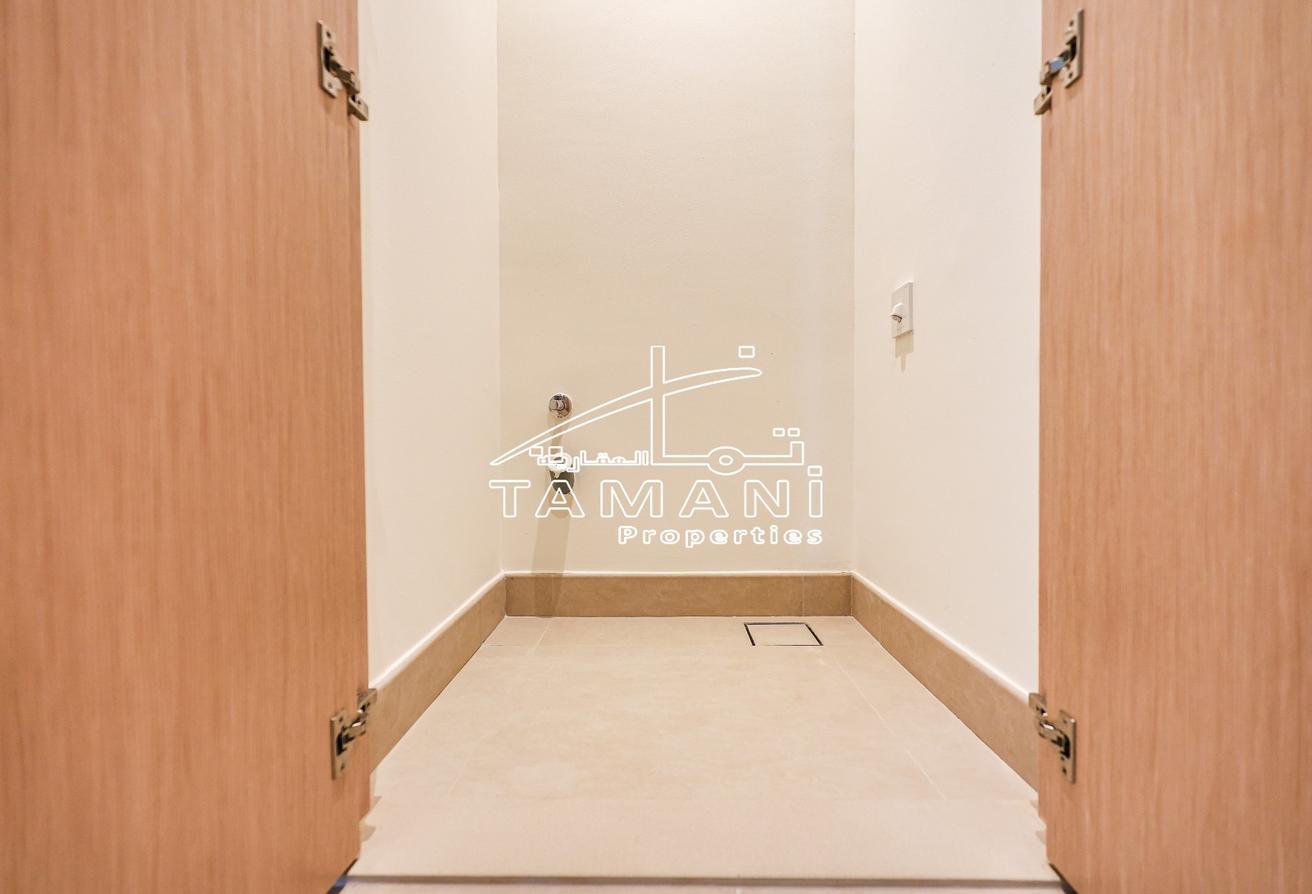 Sea view Ready to move Brand new photo 16