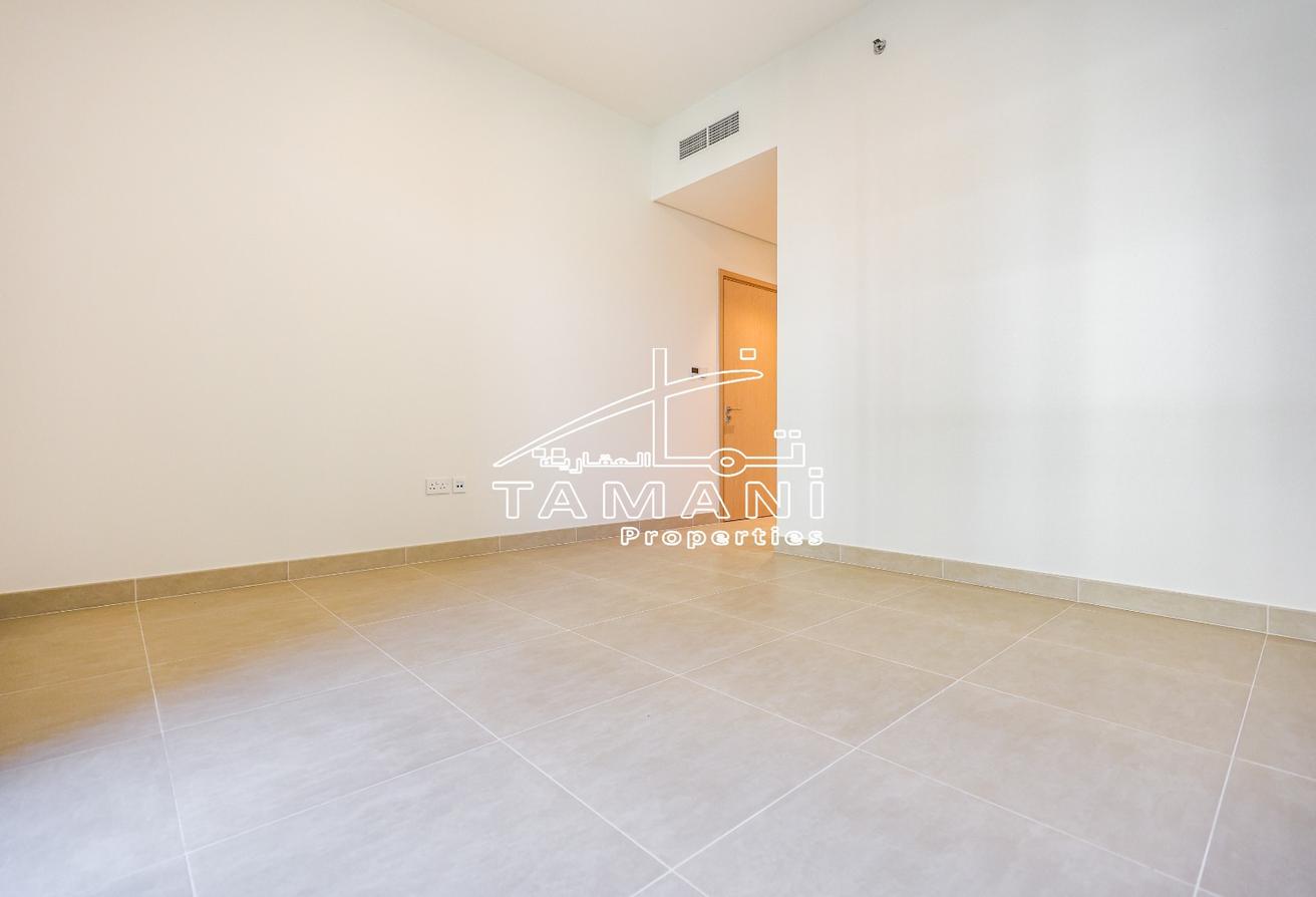 Sea view Ready to move Brand new photo 9