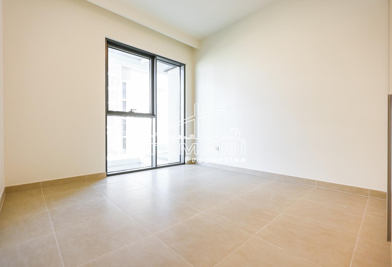 Sea view Ready to move Brand new photo 13