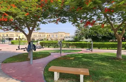 فيلا - 2 غرف نوم - 2 حمامات للايجار في الينابيع 11 - الينابيع - دبي