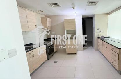 Apartment - 3 Bedrooms - 5 Bathrooms for rent in Tala Tower - Marina Square - Al Reem Island - Abu Dhabi