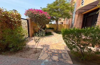 Villa - 5 Bedrooms - 6 Bathrooms for rent in Umm Suqeim 1 - Umm Suqeim - Dubai