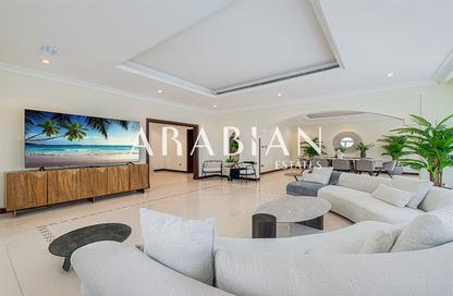 Villa - 5 Bedrooms - 6 Bathrooms for rent in Garden Homes Frond L - Garden Homes - Palm Jumeirah - Dubai Villa - 5 Bedrooms - 6 Bathrooms for rent in Garden Homes Frond L - Garden Homes - Palm Jumeirah - Dubai