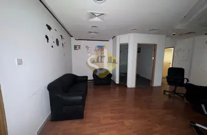 Office Space - 4 Bedrooms - 1 Bathroom for rent in Hor Al Anz East - Hor Al Anz - Deira - Dubai