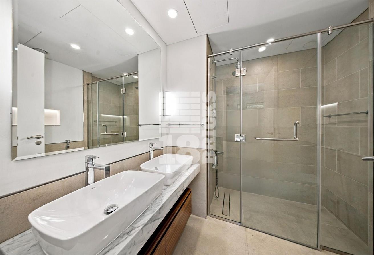Vacant 3 bedroom + maids room facing Burj al Arab photo 10