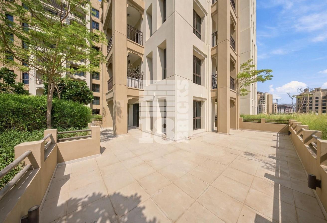 Vacant 3 bedroom + maids room facing Burj al Arab photo 11
