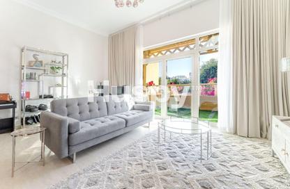Apartment - 1 Bedroom - 2 Bathrooms for rent in Al Sarrood - Shoreline Apartments - Palm Jumeirah - Dubai