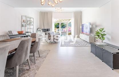 Apartment - 1 Bedroom - 2 Bathrooms for rent in Al Sarrood - Shoreline Apartments - Palm Jumeirah - Dubai