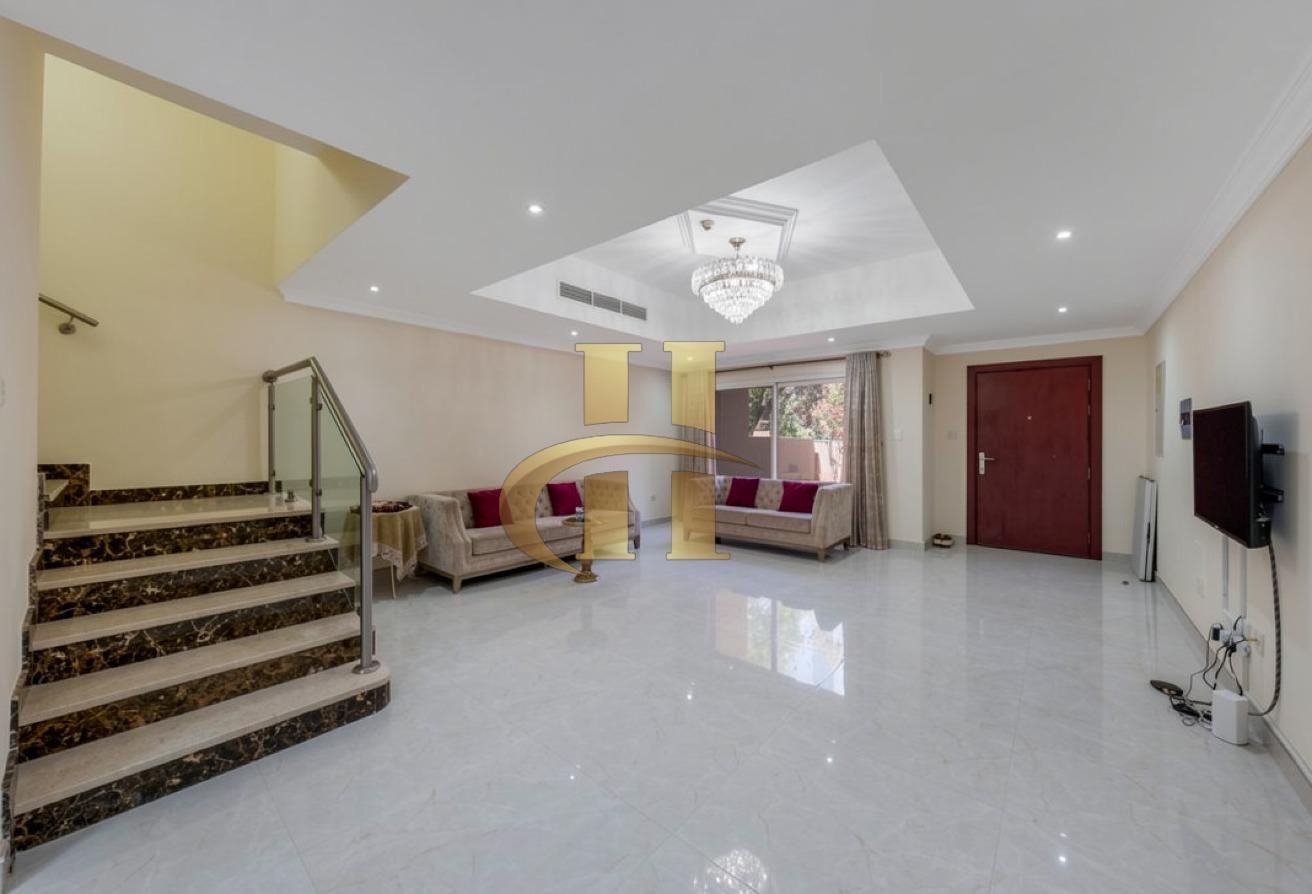 Fully Upgraded | 2 BR+Maid | Private Garden |Villa photo 4